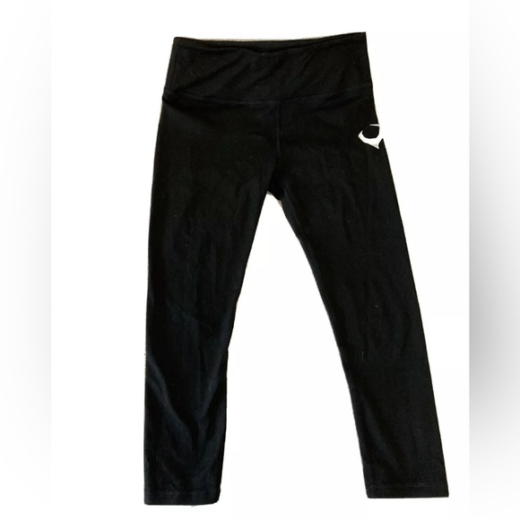 Violate the Dress Code black cropped gym tights. Size Small - Picture 1 of 3